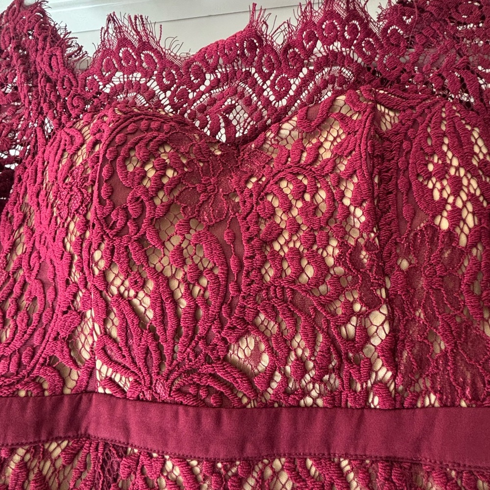 NWT L'ATISTE Burgundy Lace Long Sleeve off the shoulder Dress - Picture 2 of 4